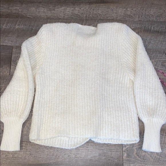 Vintage Cream Chunky Knit Cardigan with Ribbed Pattern and shoulder pads - Picture 10 of 12